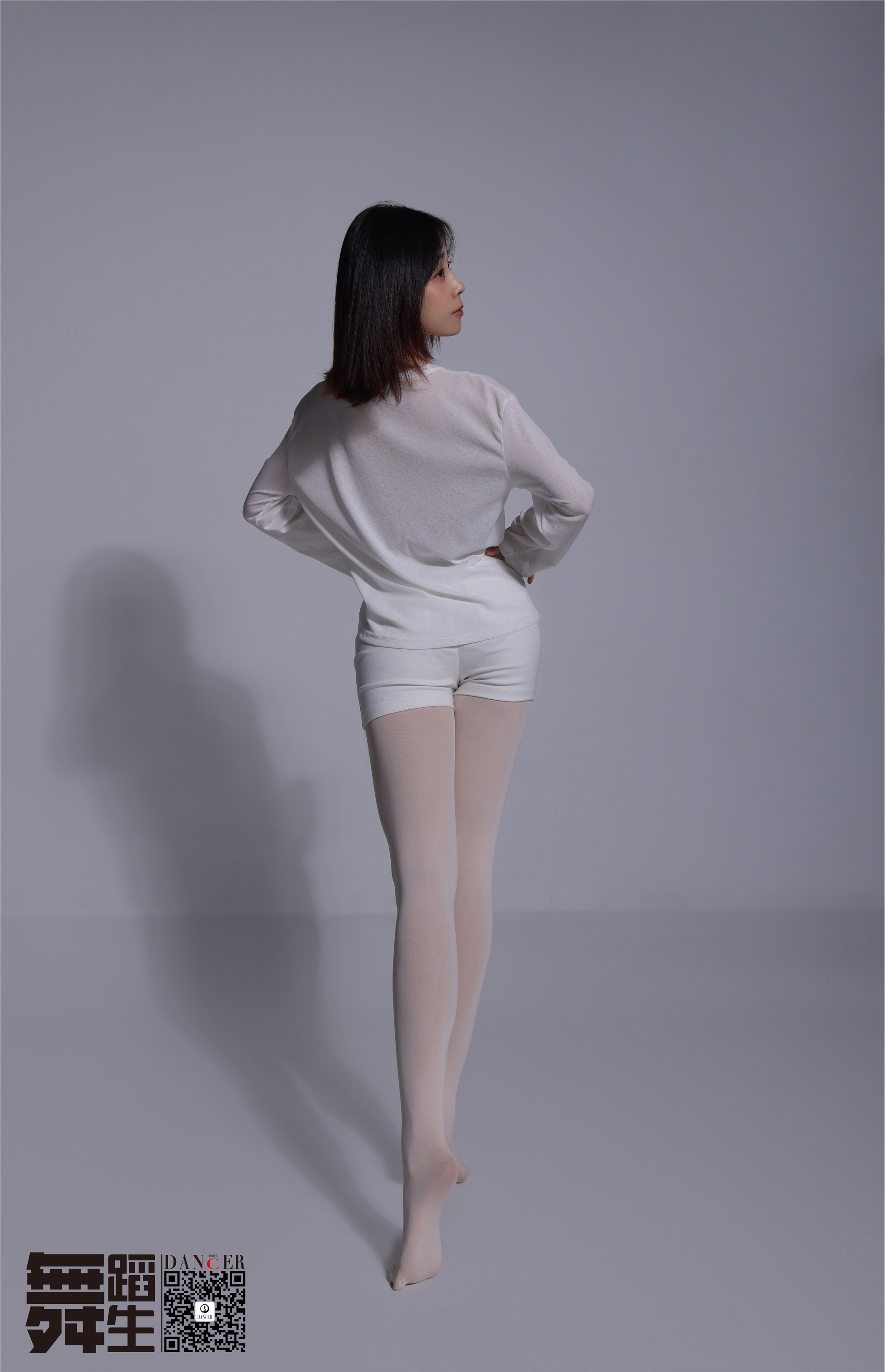 GALLI嘉丽 舞蹈生日记 105 - 黑与白 佚名